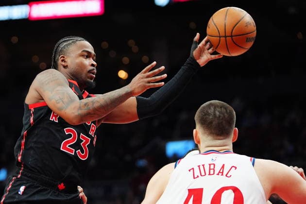 January 16, 2026, Toronto, On, Canada: Toronto Raptors Jamal Shead (23) makes a pass as Los Angeles Clippers Ivica Zubac (40) defends during second half NBA, Basketball Herren, USA basketball action in Toronto on Friday, Jan. 16, 2026. Canada News - January 16, 2026  - ZUMAc35_ 20260116_zaf_c35_095 Copyright: xFrankxGunnx