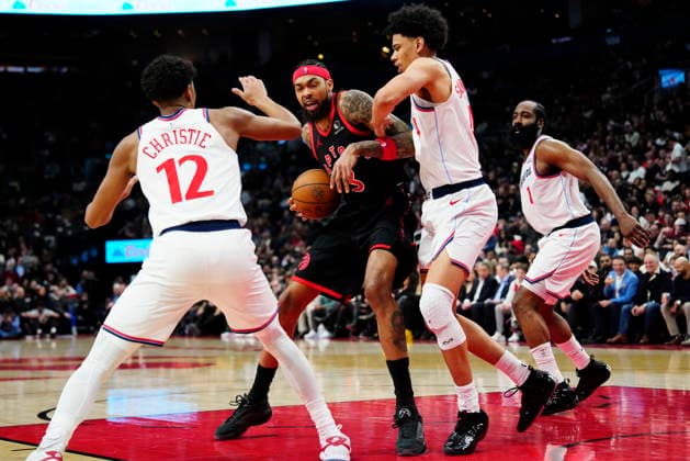 January 16, 2026, Toronto, On, Canada: Toronto Raptors Brandon Ingram (centre) battles with Los Angeles Clippers Cam Christie (12) and Kobe Sanders (4) during second half NBA, Basketball Herren, USA basketball action in Toronto on Friday, Jan. 16, 2026. Canada News - January 16, 2026  - ZUMAc35_ 20260116_zaf_c35_101 Copyright: xFrankxGunnx