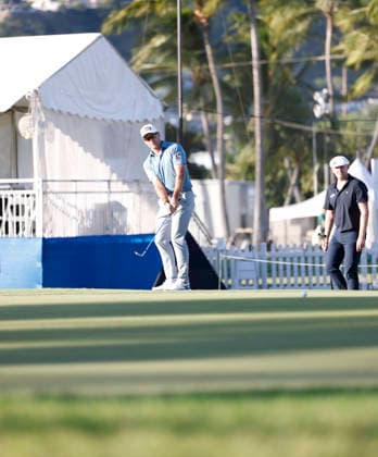 January 16, 2026, Honolulu, Hawaii, USA: COREY CONNERS, left, putts on the 9th green during Round 2 of the 2026 Sony Open in Honolulu, Hawaii on January 16, 2026. Honolulu USA - ZUMAm310 20260116_zsp_m310_106 Copyright: xElliotxMilesx
