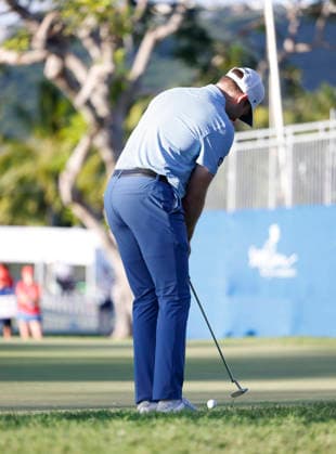 January 16, 2026, Honolulu, Hawaii, USA: BRIAN CAMPBELL putts on the 9th green during Round 2 of the 2026 Sony Open in Honolulu, Hawaii on January 16, 2026. Honolulu USA - ZUMAm310 20260116_zsp_m310_107 Copyright: xElliotxMilesx