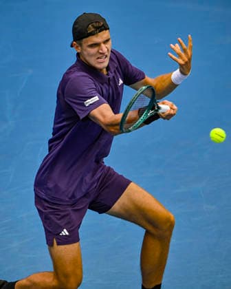 Jakub Mensik (CZE) returns a shot from Sebastian Baez (ARG) in the Men s singles final match of the ASB Classic Men™s ATP, Tennis Herren 250 tennis tournament at Manuka Doctor Arena, Auckland, New Zealand on Saturday 17 January 2026. Photo credit: Alan Lee Auckland New Zealand Copyright: xAlanxLeex xx