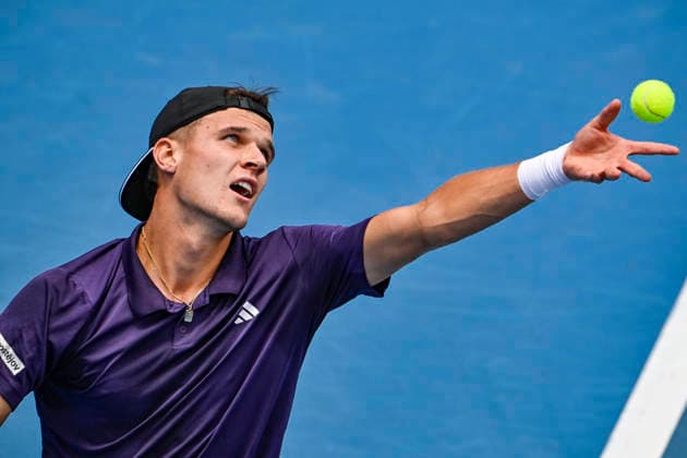 Jakub Mensik (CZE) serves to Sebastian Baez (ARG) in the Men s singles final match of the ASB Classic Men™s ATP, Tennis Herren 250 tennis tournament at Manuka Doctor Arena, Auckland, New Zealand on Saturday 17 January 2026. Photo credit: Alan Lee Auckland New Zealand Copyright: xAlanxLeex xx