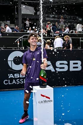 Jakub Mensik (CZE) celebrates with Champagne after winning the Men s singles final match of the ASB Classic Men™s ATP, Tennis Herren 250 tennis tournament at Manuka Doctor Arena, Auckland, New Zealand on Saturday 17 January 2026. Photo credit: Alan Lee Auckland New Zealand Copyright: xAlanxLeex xx