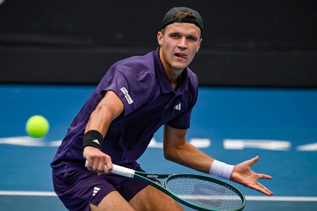 Jakub Mensik (CZE) returns a shot from Sebastian Baez (ARG) in the Men s singles final match of the ASB Classic Men™s ATP, Tennis Herren 250 tennis tournament at Manuka Doctor Arena, Auckland, New Zealand on Saturday 17 January 2026. Photo credit: Alan Lee Auckland New Zealand Copyright: xAlanxLeex xx