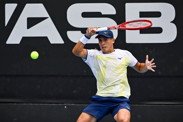 Sebastian Baez (ARG) returns a shot from Jakub Mensik (CZE) in the Men s singles final match of the ASB Classic Men™s ATP, Tennis Herren 250 tennis tournament at Manuka Doctor Arena, Auckland, New Zealand on Saturday 17 January 2026. Photo credit: Alan Lee Auckland New Zealand Copyright: xAlanxLeex xx