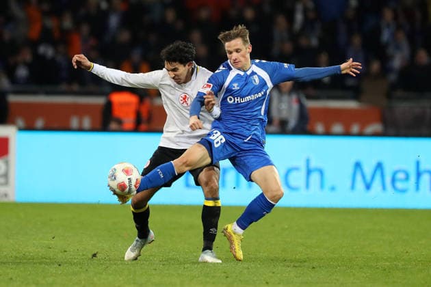 Braunschweig vs. Magdeburg, 2. BL Braunschweig, 16.01.2026, Fußball, Herren, 2. BL, Saison 2025 2026, Eintracht Braunschweig vs. 1. FC Magdeburg: Johan Gomez (Eintracht Braunschweig), Albert Millgram (Magdeburg) (DFL DFB REGULATIONS PROHIBIT ANY USE OF PHOTOGRAPHS as IMAGE SEQUENCES and or QUASI-VIDEO) Stadion an der Hamburger Straße Niedersachsen Deutschland
