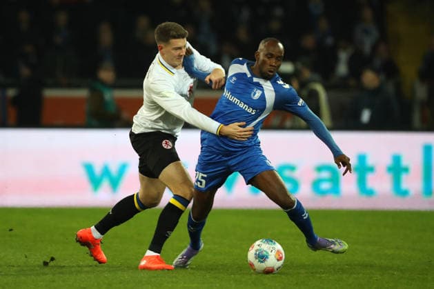 Braunschweig vs. Magdeburg, 2. BL Braunschweig, 16.01.2026, Fußball, Herren, 2. BL, Saison 2025 2026, Eintracht Braunschweig vs. 1. FC Magdeburg: Florian Flick (Eintracht Braunschweig), Silas Gnaka (Magdeburg) (DFL DFB REGULATIONS PROHIBIT ANY USE OF PHOTOGRAPHS as IMAGE SEQUENCES and or QUASI-VIDEO) Stadion an der Hamburger Straße Niedersachsen Deutschland