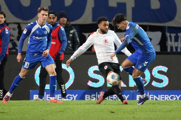 Braunschweig vs. Magdeburg, 2. BL Braunschweig, 16.01.2026, Fußball, Herren, 2. BL, Saison 2025 2026, Eintracht Braunschweig vs. 1. FC Magdeburg: (DFL DFB REGULATIONS PROHIBIT ANY USE OF PHOTOGRAPHS as IMAGE SEQUENCES and or QUASI-VIDEO) Stadion an der Hamburger Straße Niedersachsen Deutschland