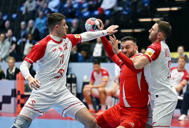 2026.01.16 Kristianstad Szwecja Pilka Reczna Mistrzostwa Europy w pilce recznej mezczyzn 2026 Wegry - Polska N z Andrzej Widomski Zoltan Szita Arkadiusz Moryto Foto Norbert Barczyk PressFocus 2026.01.16 Kristianstad Szwecja Handball Men s EHF Euro 2026 Hungary - Poland Andrzej Widomski Zoltan Szita Arkadiusz Moryto Credit: Norbert Barczyk PressFocus NEWSPIX.PL --- newspix.pl 