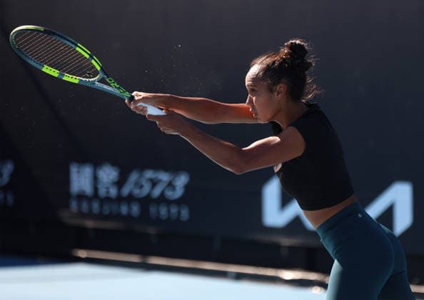 January 17, 2026, Melbourne, Victoria, Australia: LEYLA FERNANDEZ of Canada during the practise session before Australian Open, Melbourne, Australia. Melbourne Australia - ZUMAc278 20260117_zsp_c278_026 Copyright: xMarcinxCholewinskix