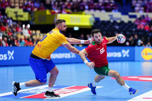 Andras Szasz (Rumaenien, 20), Joao Gomes (Portugal, 66) DEN, Portugal vs. Rumaenien, Handball, EHF Europameisterschaft 2026, Gruppe B, Spieltag 1, 16.01.2026 DEN, Portugal vs. Rumaenien, Handball, EHF Europameisterschaft 2026, Gruppe B, Spieltag 1, 16.01.2026 Herning Copyright: xEibner-Pressefoto MarcelxvonxFehrnx EP_MFN