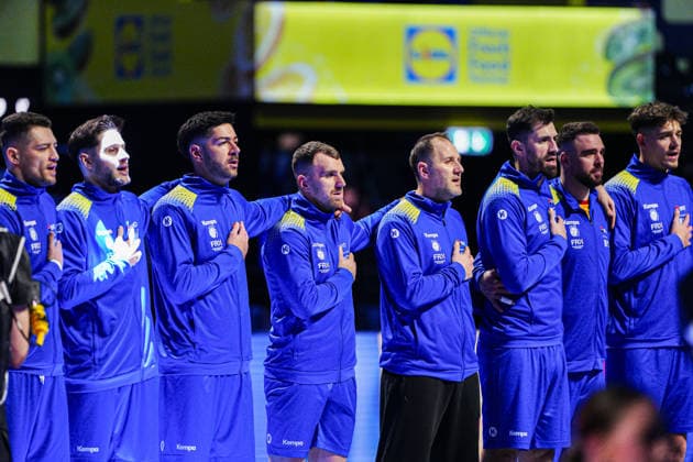 Rumaenien bei Nationalhymne DEN, Portugal vs. Rumaenien, Handball, EHF Europameisterschaft 2026, Gruppe B, Spieltag 1, 16.01.2026 DEN, Portugal vs. Rumaenien, Handball, EHF Europameisterschaft 2026, Gruppe B, Spieltag 1, 16.01.2026 Herning Copyright: xEibner-Pressefoto MarcelxvonxFehrnx EP_MFN