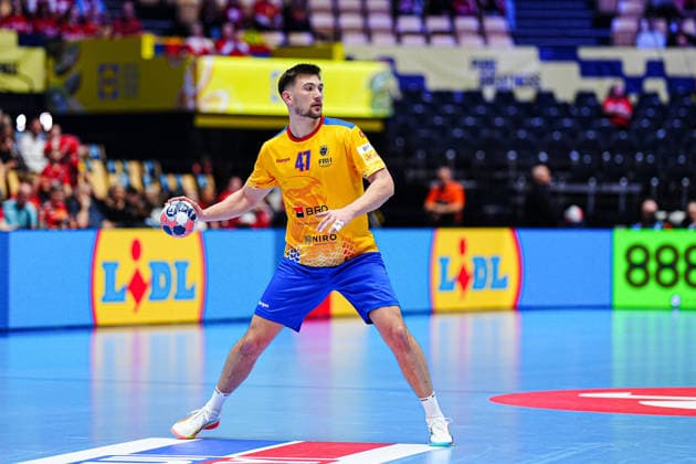 Andrei Buzle (Rumaenien, 47) DEN, Portugal vs. Rumaenien, Handball, EHF Europameisterschaft 2026, Gruppe B, Spieltag 1, 16.01.2026 DEN, Portugal vs. Rumaenien, Handball, EHF Europameisterschaft 2026, Gruppe B, Spieltag 1, 16.01.2026 Herning Copyright: xEibner-Pressefoto MarcelxvonxFehrnx EP_MFN