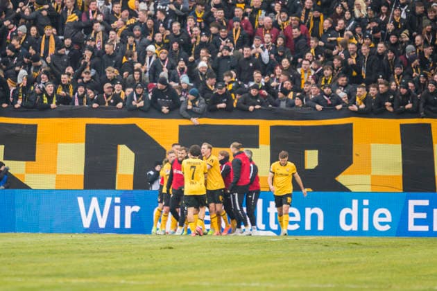 17.01.2026, xomx, Fussball 2.Bundesliga, Dynamo Dresden - SpVgg Greuther Fuerth v.l. jubelt, Torjubel, Tor, Goal, Jubel, Freude, freuen zum 1:0 durch Thomas Keller (Dynamo Dresden) (DFL DFB REGULATIONS PROHIBIT ANY USE OF PHOTOGRAPHS as IMAGE SEQUENCES and or QUASI-VIDEO) Dresden