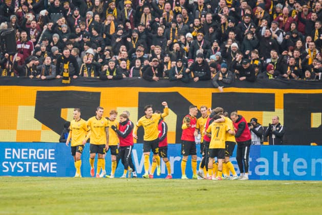 17.01.2026, xomx, Fussball 2.Bundesliga, Dynamo Dresden - SpVgg Greuther Fuerth v.l. jubelt, Torjubel, Tor, Goal, Jubel, Freude, freuen zum 1:0 durch Thomas Keller (Dynamo Dresden) (DFL DFB REGULATIONS PROHIBIT ANY USE OF PHOTOGRAPHS as IMAGE SEQUENCES and or QUASI-VIDEO) Dresden