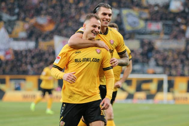 17.01.2026 Fußball Herren 2025 2026 2. Bundesliga 18. Spieltag SG Dynamo Dresden - SpVgg Greuther Fürth Rudolf-Harbig-Stadion Dresden Jakob Lemmer (Dresden, 10, gelb) und Julian Pauli (Dresden, 13, gelb) jubeln nach dem 2:0. Dresden Sachsen Deutschland