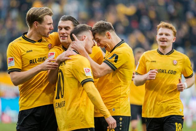 17.01.2026, xomx, Fussball 2.Bundesliga, Dynamo Dresden - SpVgg Greuther Fuerth v.l. jubelt, Torjubel, Tor, Goal, Jubel, Freude, freuen zum 2:0 durch Jakob Lemmer (Dynamo Dresden) (DFL DFB REGULATIONS PROHIBIT ANY USE OF PHOTOGRAPHS as IMAGE SEQUENCES and or QUASI-VIDEO) Dresden