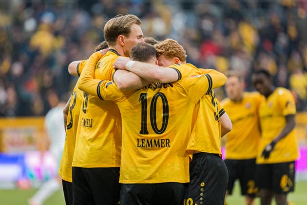 17.01.2026, xomx, Fussball 2.Bundesliga, Dynamo Dresden - SpVgg Greuther Fuerth v.l. jubelt, Torjubel, Tor, Goal, Jubel, Freude, freuen zum 2:0 durch Jakob Lemmer (Dynamo Dresden) (DFL DFB REGULATIONS PROHIBIT ANY USE OF PHOTOGRAPHS as IMAGE SEQUENCES and or QUASI-VIDEO) Dresden