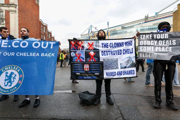 Chelsea v Brentford, Premier League Chelsea Fan Protest against Clearlake Capital BlueCo Chelsea ownership before the Chelsea v Brentford Premier League match at Stamford Bridge, London, England on 17 January 2026 Credit: Ian Stephen Every Second Media Editorial use only. All images are copyright Every Second Media Limited. No images may be reproduced without prior permission. All rights reserved. Premier League and Football League images are subject to licensing agreements with Football DataCo Limited. see https: www.football-dataco.com Copyright: xIMAGO EveryxSecondxMediax ESM-1758-0007 IanxStephenx xEveryxSecondxMediax