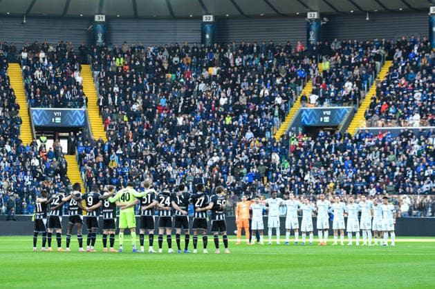 One minute of silence in memory of Rocco Commisso during Udinese Calcio vs Inter - FC Internazionale, Italian soccer Serie A match in Udine, Italy, January 17 2026  Copyright: xEttorexGriffoni IPAxSportx xipa-agency.netx xx IPA_70193764 IPA_Agency_IPA70193764