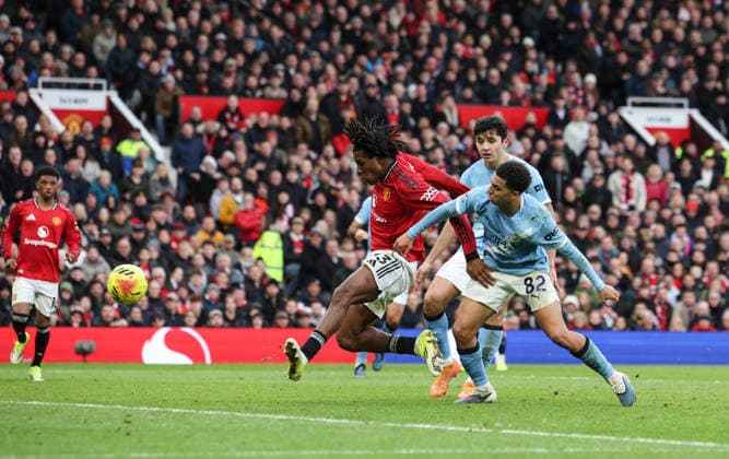 Manchester United, ManU v Manchester City, Premier League, Old Trafford, Manchester. Times Photographer Bradley Ormesher. 17.1.2026. Manchester United v Manchester City, Premier League, Old Trafford, Manchester. Times Photographer Bradley Ormesher. Patrick Dorgu scores United’s 2nd goal.  Copyright: xBradleyxOrmesherx NINTCHDBPICT001052128419