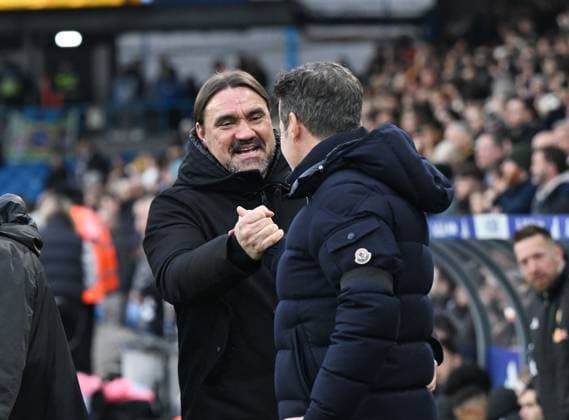 Daniel Farke manager of Leeds United and Marco Silva manager of Fulham before kick off Leeds United v Fulham, Premier League, Football, Elland Road, Leeds, UK - 17 Jan 2026Leeds Elland Road United Kingdom EDITORIAL USE ONLY No use with unauthorised audio, video, data, fixture lists, club league logos or live services. Online in-match use limited to 120 images, no video emulation. No use in betting, games or single club league player publications. Copyright: xAnnaxGowthorpe Shutterstockx 16348115ac