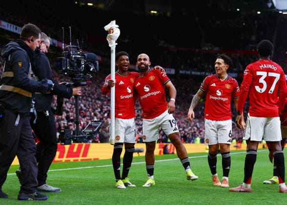 Bryan Mbeumo of Manchester United, ManU celebrates scoring the opening goal with Amad Diallo Manchester United v Manchester City, Premier League, Football, Old Trafford, Manchester, UK - 17 Jan 2026Manchester Old Trafford United Kingdom EDITORIAL USE ONLY No use with unauthorised audio, video, data, fixture lists, club league logos or live services. Online in-match use limited to 120 images, no video emulation. No use in betting, games or single club league player publications.  Copyright: xMattxWest Shutterstockx 16347907az