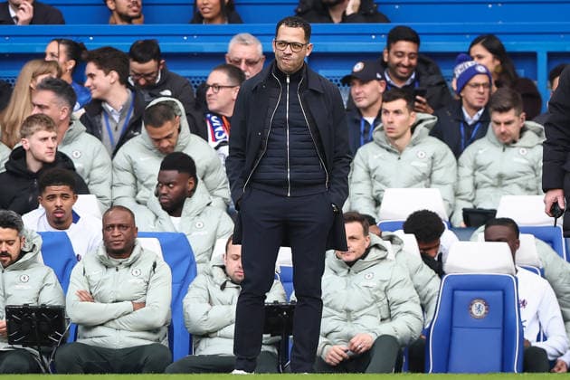 Chelsea v Brentford, Premier League Chelsea manager Liam Rosenior during the Chelsea v Brentford Premier League match at Stamford Bridge, London, England on 17 January 2026 Credit: Ian Stephen Every Second Media Editorial use only. All images are copyright Every Second Media Limited. No images may be reproduced without prior permission. All rights reserved. Premier League and Football League images are subject to licensing agreements with Football DataCo Limited. see https: www.football-dataco.com Copyright: xIMAGO EveryxSecondxMediax ESM-1758-0016 IanxStephenx xEveryxSecondxMediax
