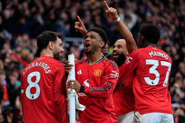 Manchester United, ManU v Manchester City, Premier League Amad Diallo (16) of Manchester United celebrates a goal by Bryan Mbeumo (19) of Manchester United to make it 1-0 during the Premier League match between Manchester United and Manchester City at Old Trafford, Manchester, UK on 17 January 2026. Manchester Old Trafford Greater Manchester UK Editorial use only DataCo restrictions apply See www.football-dataco.com , Copyright: xConorxMolloyx PSI-23576-0100