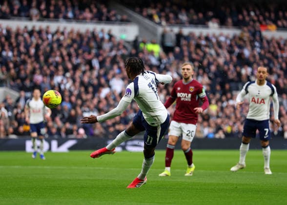 17th January 2026; Tottenham Hotspur Stadium, London, England; Premier League Football, Tottenham Hotspur versus West Ham United; Mathys Tel of Tottenham Hotspur takes a shot on goal  JohnxPatrickxFletcher