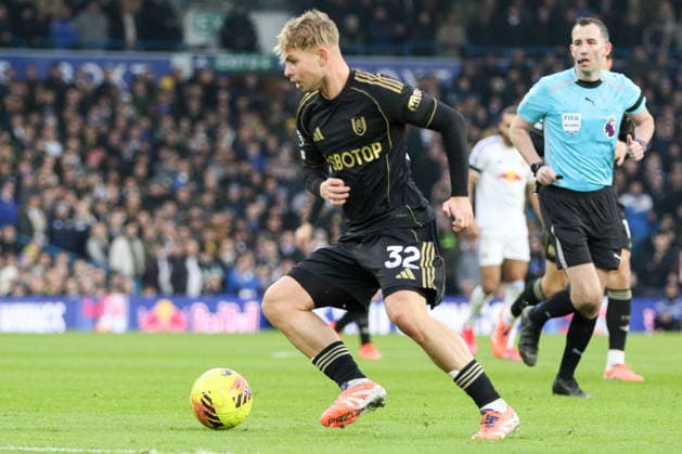 Emile Smith Rowe (32 Fulham) controls the ball during the Premier League match between Leeds United and Fulham at Elland Road in Leeds, England on January 17th 2026. Copyright: xSeanxChandlerx xSPPx Sportspressphoto_SPR82367