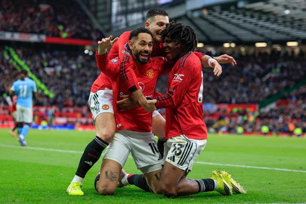 Manchester United, ManU v Manchester City, Premier League Patrick Dorgu (13) of Manchester United celebrates scoring to make it 2-0 with Matheus Cunha (10) of Manchester United during the Premier League match between Manchester United and Manchester City at Old Trafford, Manchester, UK on 17 January 2026. Manchester Old Trafford Greater Manchester UK Editorial use only DataCo restrictions apply See www.football-dataco.com , Copyright: xConorxMolloyx PSI-23576-0121