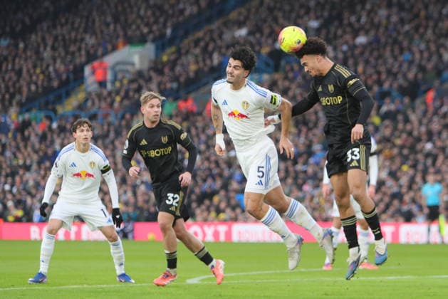 Leeds United v Fulham, Premier League Antonee Robinson of Fulham and Pascal Struijk of Leeds United during the Premier League match between Leeds United and Fulham at Elland Road, Leeds, UK on 17 January 2026. Leeds Elland Road West Yorkshire UK Editorial use only DataCo restrictions apply See www.football-dataco.com , Copyright: xAlunxRobertsx PSI-23575-0047