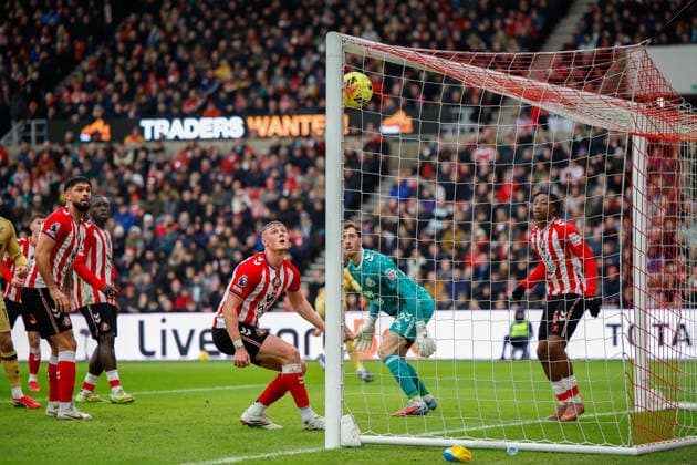 Sunderland v Crystal Palace, Premier League Yeremi Pino of Crystal Palace scores his sides first goal of the match 0-1 during the Premier League match between Sunderland and Crystal Palace at the Stadium Of Light, Sunderland, UK on 17 January 2026. Sunderland Stadium Of Light Tyne and Wear UK Editorial use only DataCo restrictions apply See www.football-dataco.com , Copyright: xCraigxCowanx PSI-23591-0031