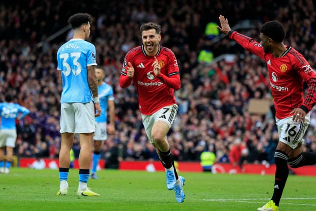 Manchester United, ManU v Manchester City, Premier League Mason Mount (7) of Manchester United celebrates but his goal is ruled out by VAR during the Premier League match between Manchester United and Manchester City at Old Trafford, Manchester, UK on 17 January 2026. Manchester Old Trafford Greater Manchester UK Editorial use only DataCo restrictions apply See www.football-dataco.com , Copyright: xConorxMolloyx PSI-23576-0133