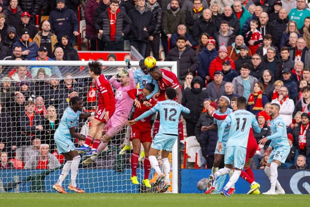 Football - FA Premier League - Liverpool FC v Burnley FC LIVERPOOL, ENGLAND - Saturday, January 17, 2026: Liverpool s Ibrahima KonatÃ (R) challenges for a header with Burnley s Axel Tuanzebe during the FA Premier League match between Liverpool FC and Burnley FC at Anfield. (Photo by David Rawcliffe Propaganda) LIVERPOOL Anfield MERSEYSIDE ENGLAND  Copyright: xDavidxRawcliffex P2026-01-17-Liverpool_Burnley-65