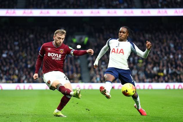 Jarrod Bowen of West Ham United under pressure from Mathys Tel of Tottenham Hotspur Tottenham Hotspur v West Ham United, Premier League, Football, Tottenham Hotspur Stadium, London, UK - 17 Jan 2026London Tottenham Hotspur Stadium United Kingdom EDITORIAL USE ONLY No use with unauthorised audio, video, data, fixture lists, club league logos or live services. Online in-match use limited to 120 images, no video emulation. No use in betting, games or single club league player publications. Copyright: xSimonxDael Shutterstockx 16348134ar
