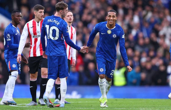London, England, 17th January 2026. Joao Pedro of Chelsea celebrates after scoring to make it 1-0 during the Chelsea vs Brentford Premier League match at Stamford Bridge, London. Picture credit should read: Paul Terry Sportimage EDITORIAL USE ONLY. No use with unauthorised audio, video, data, fixture lists, club league logos or live services. Online in-match use limited to 120 images, no video emulation. No use in betting, games or single club league player publications. SPI_042_PT_Chelsea_Brentford SPI-4458-0042