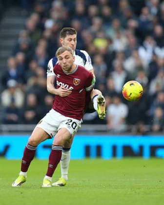 London, England, January 17 2026: Jarrod Bowen (20 West Ham United) and Ben Davies (33 Tottenham Hotspur) compete for the ball during the Premier League game between Tottenham Hotspur and West Ham United at Tottenham Hotspur Stadium in London, England. (Photo by Jay Patel Sports Press Photo SPP) Copyright: xJayxPatel SportsxPressxPhoto SPPx Sportspressphoto_SPR82386