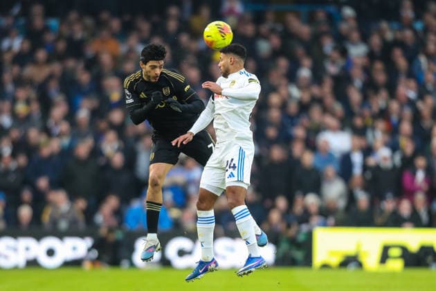 Leeds United v Fulham, Premier League James Justin Of Leeds United heads the ball during the Leeds United v Fulham Premier League match at Elland Road, Leeds, England on 17 January 2026 Credit: Lee Keuneke Every Second Media Editorial use only. All images are copyright Every Second Media Limited. No images may be reproduced without prior permission. All rights reserved. Premier League and Football League images are subject to licensing agreements with Football DataCo Limited. see https: www.football-dataco.com Copyright: xIMAGO EveryxSecondxMediax ESM-1759-0057 LeexKeunekex xEveryxSecondxMediax