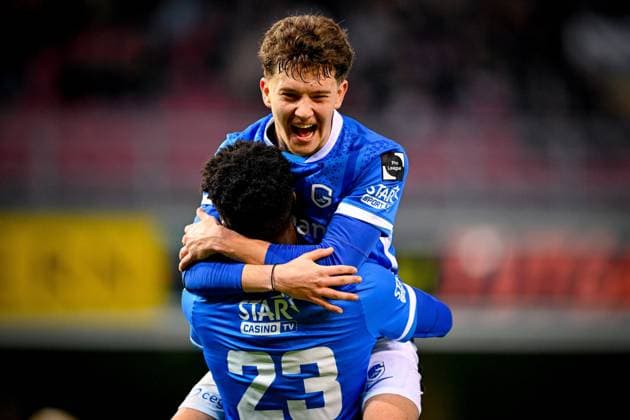 SV Zulte Waregem v KRC Genk - Jupiler Pro League WAREGEM, BELGIUM - JANUARY 17 : Bibout Aaron forward of KRC Genk celebrates with Karetsas Konstantinos midfielder of KRC Genk after scoring the 0-1 goal during the Jupiler Pro League match between SV Zulte Waregem and KRC Genk on January 17, 2026 in Waregem, Belgium, 17 01 2026  Copyright: xTomasxSiskx