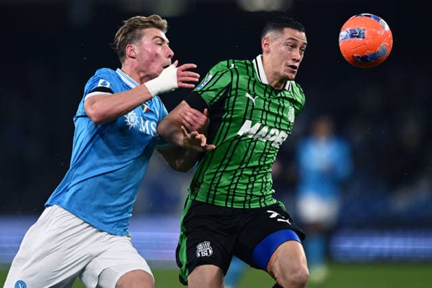 Ni Napoli 17 01 2026 - campionato di calcio serie A Napoli-Sassuolo foto Nicola Ianuale Image nella foto: Rasmus Hojlund-Jay Idzes 