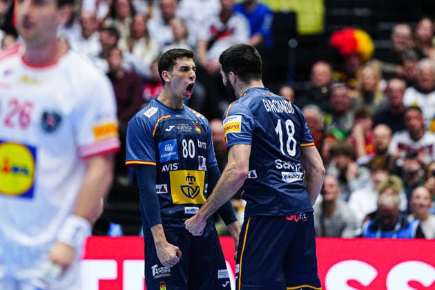 Torjubel Ian Barrufet (Spanien, 80) und Imanol Garciandia (Spanien, 18) DEN, Oesterreich vs. Spanien, Handball, EHF Europameisterschaft 2026, Gruppe A, Spieltag 2, 17.01.2026 DEN, Oesterreich vs. Spanien, Handball, EHF Europameisterschaft 2026, Gruppe A, Spieltag 2, 17.01.2026 Herning Copyright: xEibner-Pressefoto MarcelxvonxFehrnx EP_MFN