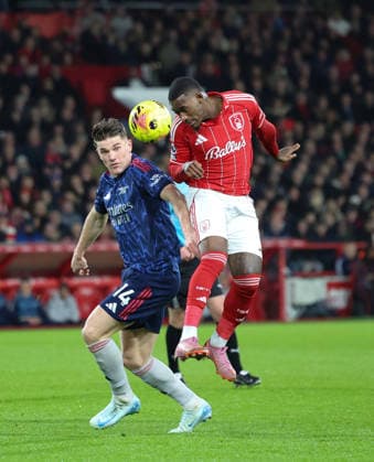 Nottingham Forest v Arsenal Premier League Callum Hudson-Odoi of Nottingham Forest and Viktor Gyökeres of Arsenal battles for the ball during the Premier League match at the City Ground, Nottingham 17 01 2026 UK Newspapers OUT Copyright: xAndyxSumnerx FIL-22829-0023