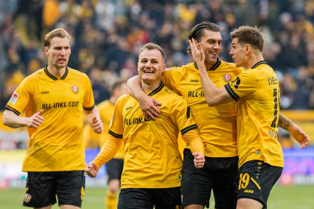 17.01.2026, xomx, Fussball 2.Bundesliga, Dynamo Dresden - SpVgg Greuther Fuerth v.l. jubelt, Torjubel, Tor, Goal, Jubel, Freude, freuen zum 2:0 durch Jakob Lemmer (Dynamo Dresden) (DFL DFB REGULATIONS PROHIBIT ANY USE OF PHOTOGRAPHS as IMAGE SEQUENCES and or QUASI-VIDEO) Dresden
