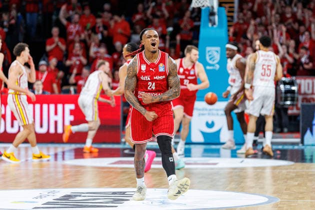 Cobe Williams (BMA365 Bamberg Baskets, 24), Einzelbild, Einzelfoto, Portrait, Portraet, jubelt, Jubel, positive Emotionen, positive Emotion, BMA365 Bamberg Baskets vs. Fitness First Wuerzburg Baskets, Basketball, easyCredit BBL, 16. Spieltag, 17.01.2026 BMA365 Bamberg Baskets vs. Fitness First Wuerzburg Baskets, Basketball, easyCredit BBL, 16. Spieltag, 17.01.2026 Bamberg Copyright: xEibner-Pressefoto G.xSantemizx EP_EER