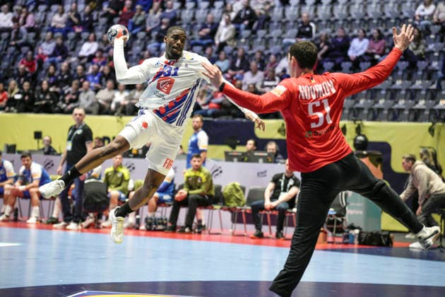 European Handball Championship, Ukraine France Baerum 20260117 France s Dylan Nahi and Ukraine s Oleksii Novikov during the European Handball Championship between Ukraine and France in Unity Arena Photo Stian Lysberg Solum NTB Baerum Norway EDITORIAL USE ONLY RESTRICTED USE FOR BETTING COMPANIES  Copyright: xStianxLysbergxSolumx xNTBx
