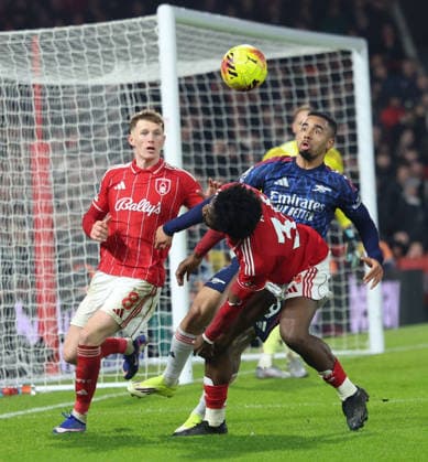 Nottingham Forest v Arsenal Premier League Gabriel Jesus of Arsenal is closed down by Elliot Anderson of Nottingham Forest and Ola Aina of Nottingham Forest in the penalty area during the Premier League match at the City Ground, Nottingham 17 01 2026 UK Newspapers OUT Copyright: xAndyxSumnerx FIL-22829-0068