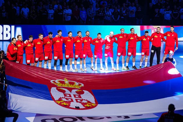 Serbien bei Nationalhymne DEN, Serbien vs. Deutschland, Handball, EHF Europameisterschaft 2026, Gruppe A, Spieltag 2, 17.01.2026 DEN, Serbien vs. Deutschland, Handball, EHF Europameisterschaft 2026, Gruppe A, Spieltag 2, 17.01.2026 Herning Copyright: xEibner-Pressefoto MarcelxvonxFehrnx EP_MFN