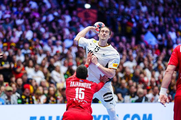 Wurf Tor Juri Knorr (Deutschland, 15) DEN, Serbien vs. Deutschland, Handball, EHF Europameisterschaft 2026, Gruppe A, Spieltag 2, 17.01.2026 DEN, Serbien vs. Deutschland, Handball, EHF Europameisterschaft 2026, Gruppe A, Spieltag 2, 17.01.2026 Herning Copyright: xEibner-Pressefoto MarcelxvonxFehrnx EP_MFN